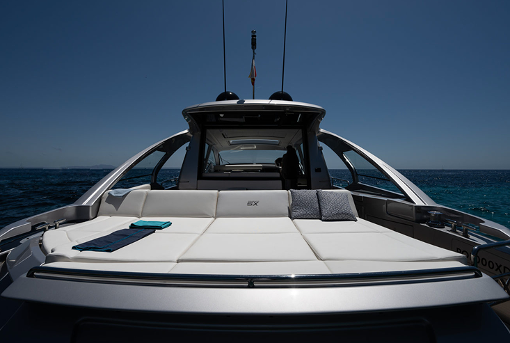 Pershing 5x yacht