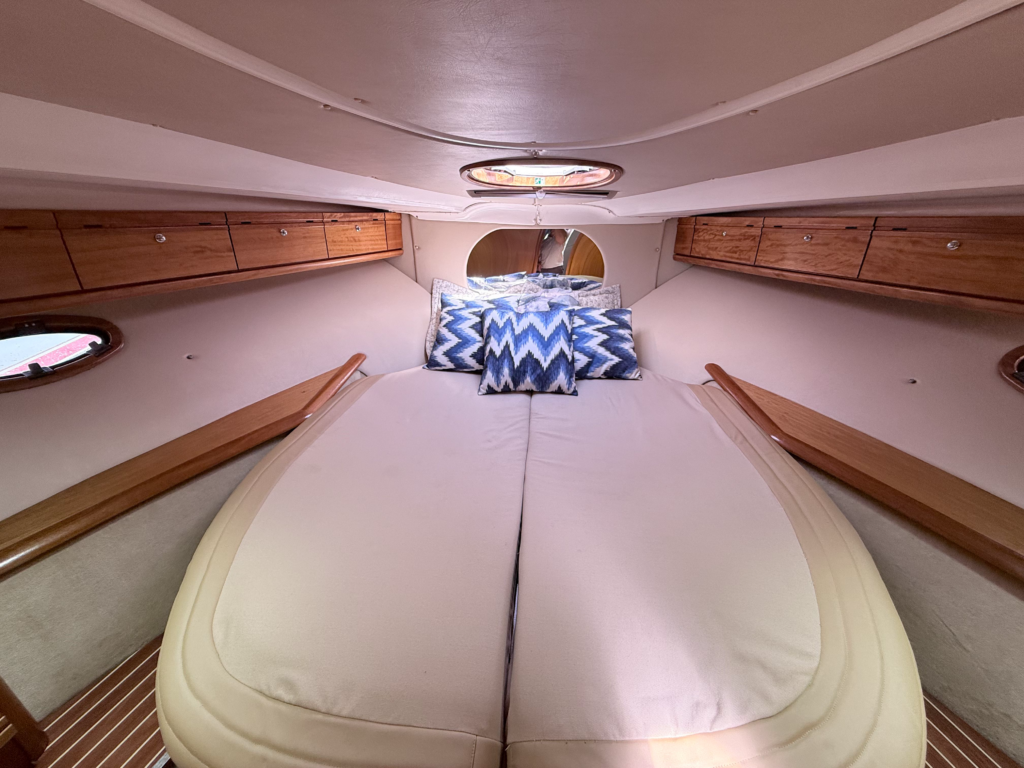 Bed in Bavaria 35 Sport yacht