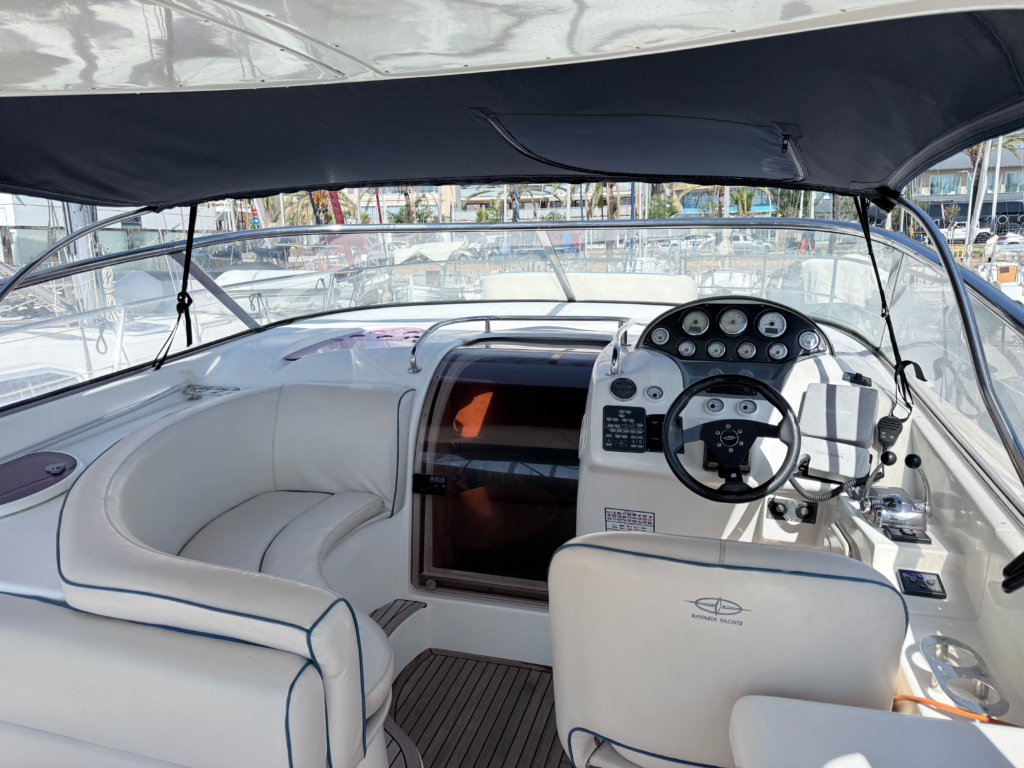 Interior of the yacht Bavaria 35 Sport