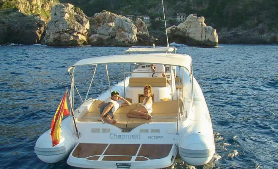 67f52404b8a5613f2bc236b0_Chapruski _ Perfect Charter _ Soller Mallorca (1)
