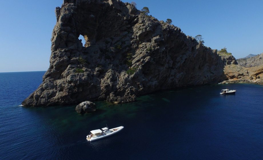 67f5240c7551bcc41279c117_Chapruski _ Perfect Charter _ Soller Mallorca