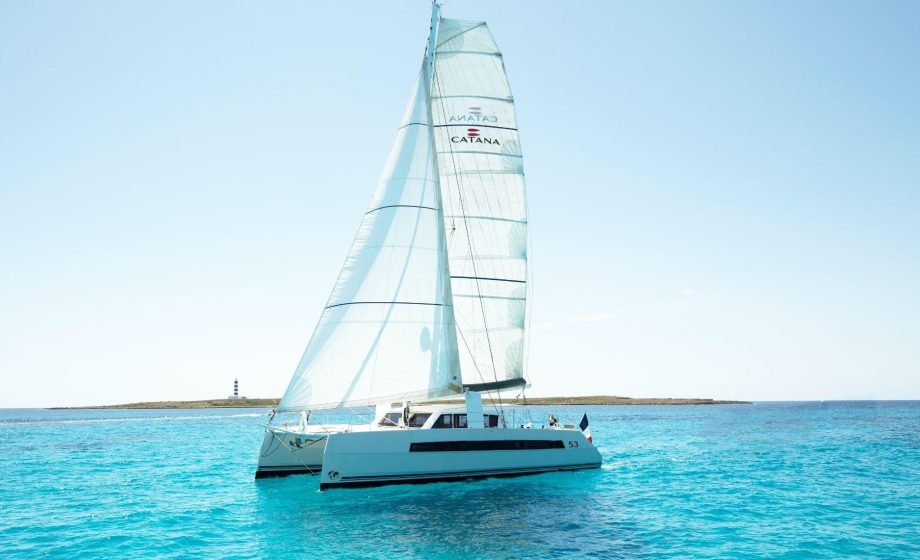 67f7b02ca2b1449190192c47_catana 53