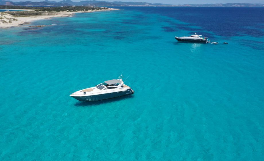 681a194cc18279aa54efe0ea_02_FairlineTarga52_boarchartermenorca