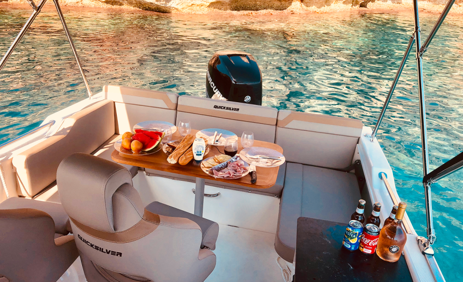 681b2488c4be9e9b7c6a3b12_06_Quicksilver_755_boatchartermenorca_title 1 (1)