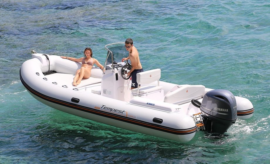 681b29694d3f9f4eb4566080_07__capelli_tempest_boatchartermenorcacom