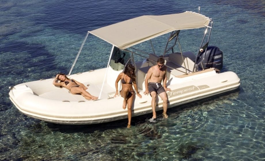 681b297394e20260eebc3568_01__capelli_tempest_boatchartermenorcacom