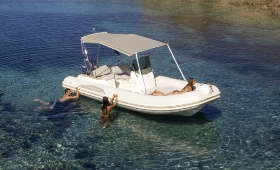 681b2977eb0f79da8de0c6aa_02__capelli_tempest_boatchartermenorcacom